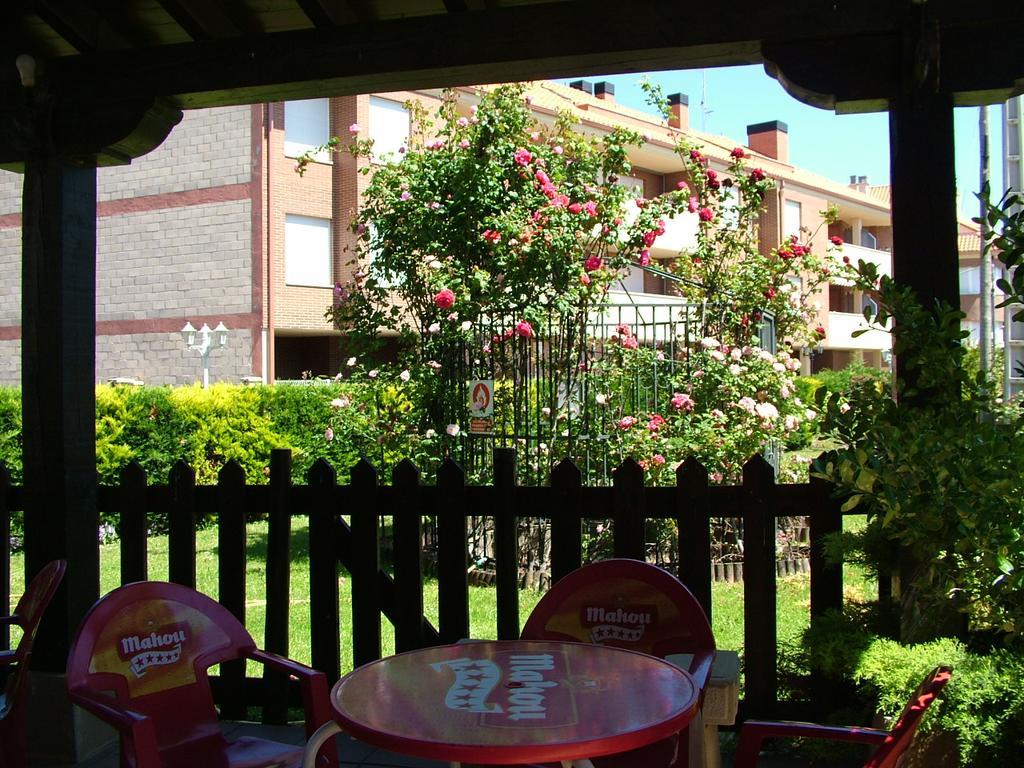 Hostal El Botero Cuzcurrita-Rio Tiron Exterior photo